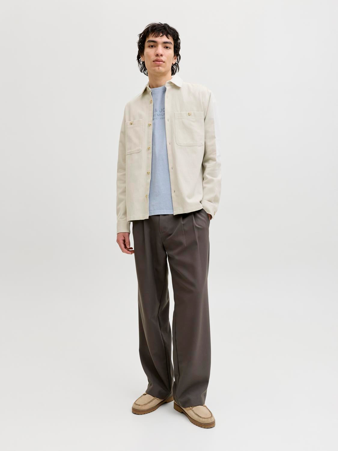 model_shot-front_full